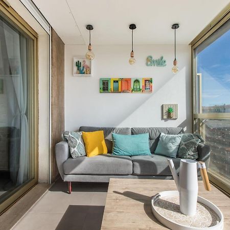 Lb Vacation Rentals I Admire Panoramic Ocean Views Through Walls Of Windows Канны Экстерьер фото